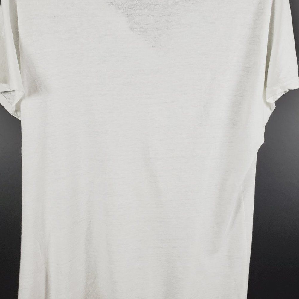 d&co High-Low White Short Sleeved Top Trimmed V-Neck Side Slits - Picture 3 of 13